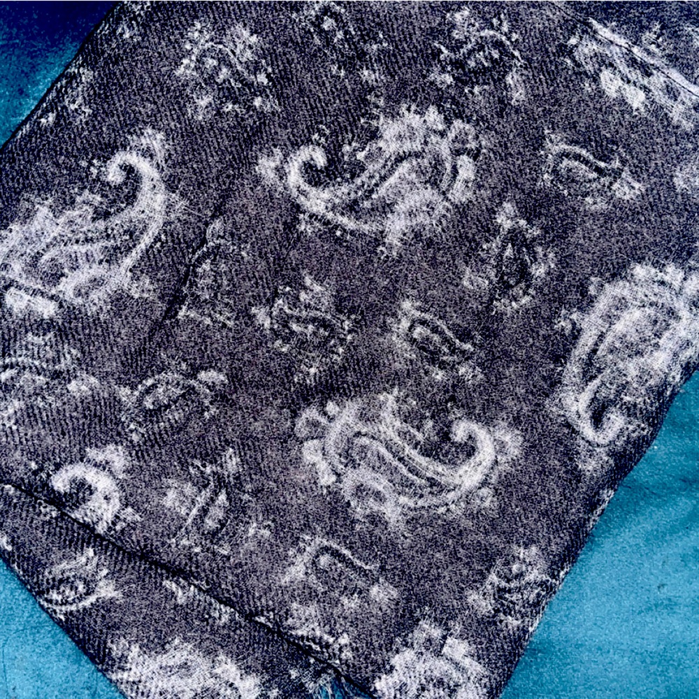 Carven Vintage Scarf – Grey 🌟